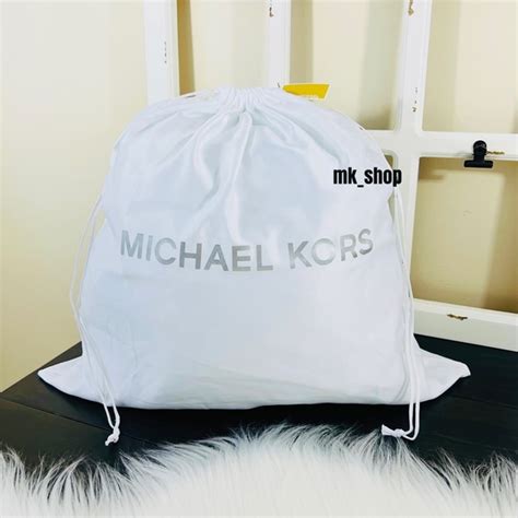 Hasil penelusuran untuk dustbag michael kors 